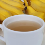 Chá de banana para dormir melhor