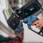 Gasolina cai para R$ 5,55 em BH, mas diferença entre postos chega a 22% Gasolina cai para R$ 5,55 em BH, mas diferença entre postos chega a 22%