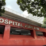 Companheiro ataca mulher com gargalo de garrafa e fere pescoço da vítima em BH Companheiro ataca mulher com gargalo de garrafa e fere pescoço da vítima em BH
