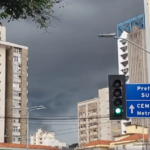 Chuva de até 50 mm e ventos de 50 km/h podem atingir BH nas próximas horas