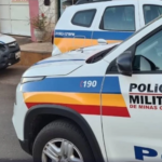 Tiros em ponto de ônibus matam homem de 27 anos e um cachorro na Grande BH