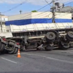 Carreta é destombada após quase 15 horas na Avenida Amazonas, em BH