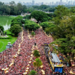 Ivete Sangalo estreia no Carnaval de SP e leva 1,2 milhão ao Ibirapuera