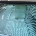 suspeito correndo após morte de mulher em avenida de BH