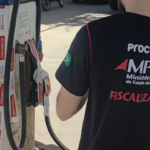Procon-MPMG autua 21 postos e interdita 3 por combustível adulterado e ‘bomba baixa’