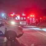 Ônibus de turismo que seguia do ES para Contagem tomba na BR-262 e deixa ao menos três mortos