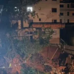 Defesa Civil interdita casas após risco de desabamento em rua de Nova Lima
