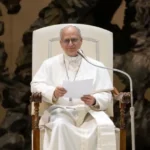 Papa Leão XIV passa noite tranquila após cirurgia de câncer